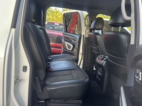 Used 2018 Nissan Titan PRO-4X AWD/4WD image 22