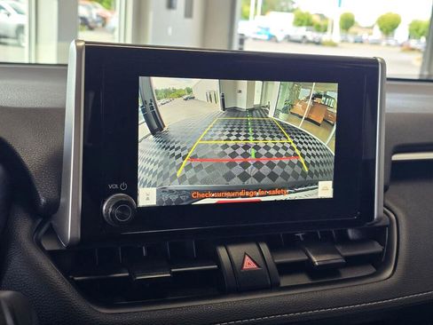 Certified 2025 Toyota RAV4 XLE AWD/4WD image 28