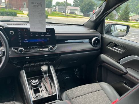 Used 2023 Chevrolet Colorado Z71 w/ Z71 Convenience Package 2 image 25