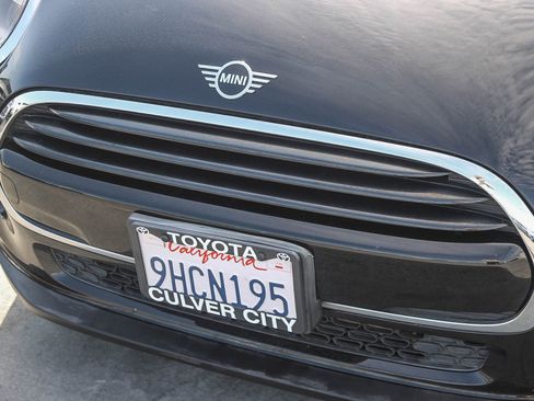 Used 2019 MINI Cooper 2-Door Hardtop image 6