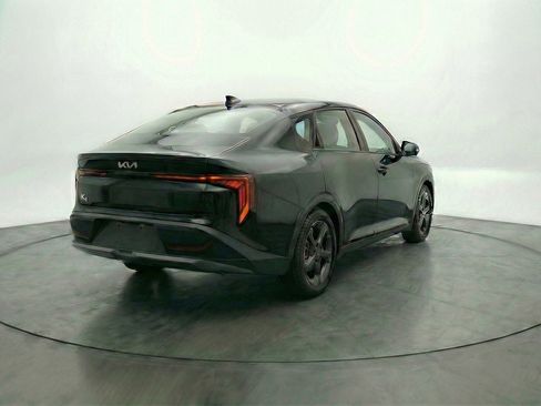 Used 2025 Kia K4 LXS image 9