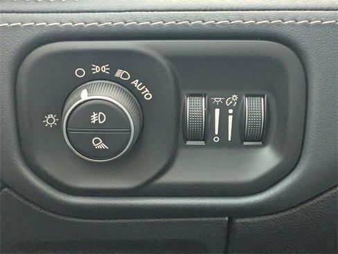 Used 2024 RAM 1500 Limited image 27