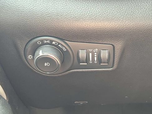Used 2023 Jeep Compass Limited AWD/4WD image 26