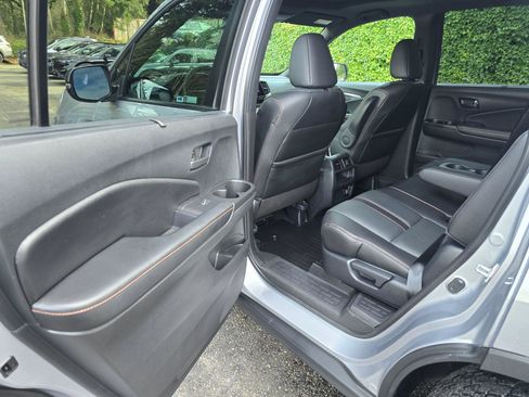 Used 2022 Honda Passport TrailSport image 17