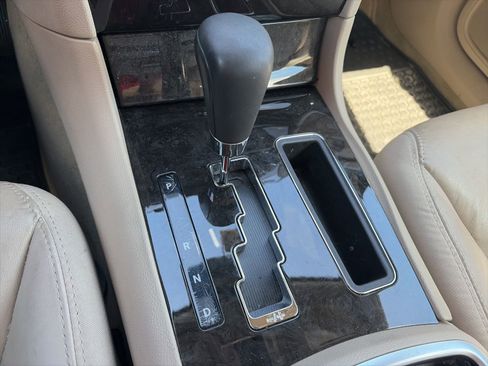 Used 2011 Chrysler 300 Limited image 18