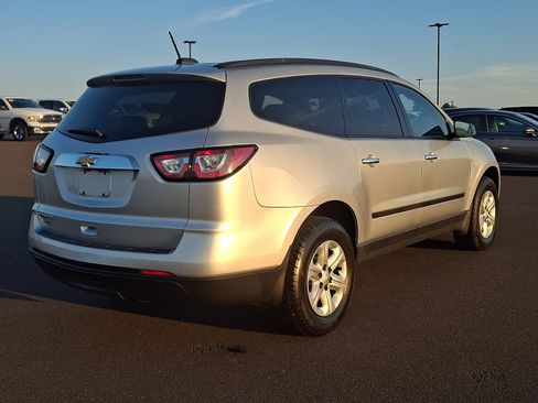 Used 2017 Chevrolet Traverse LS FWD image 6