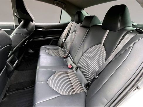 Used 2021 Toyota Camry SE image 19