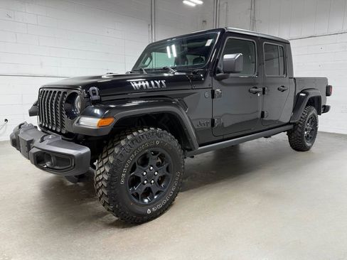 Used 2023 Jeep Gladiator Sport image 1