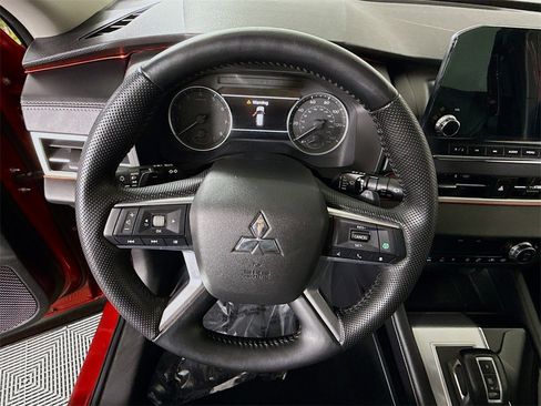 Used 2022 Mitsubishi Outlander SEL image 20