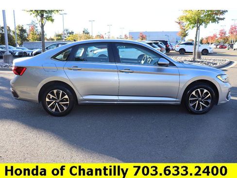 Used 2022 Volkswagen Jetta S image 8