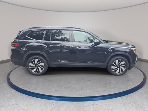 Certified 2024 Volkswagen Atlas SE FWD image 4