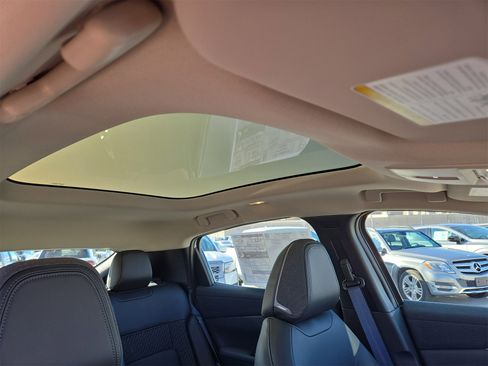 New 2026 Nissan Leaf Platinum+ image 16