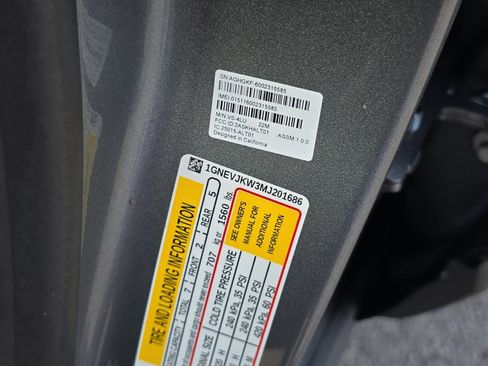 Used 2021 Chevrolet Traverse RS image 31