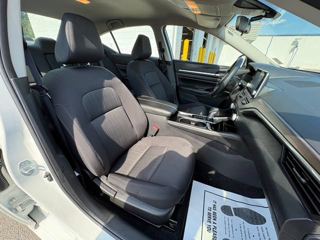 Used 2023 Nissan Altima 2.5 SV FWD image 24