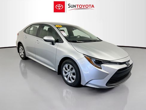 Used 2026 Toyota Corolla LE FWD image 1