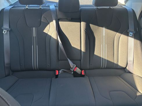 Used 2025 Hyundai Elantra SEL image 34