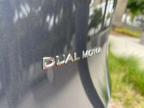 Used 2024 Tesla Model Y Long Range RWD image 30