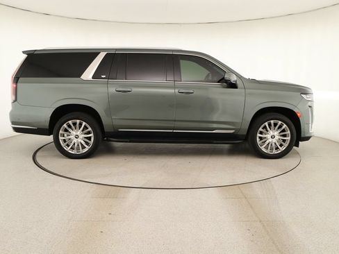 Used 2023 Cadillac Escalade ESV Premium Luxury AWD/4WD image 8