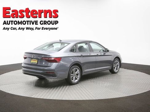 Used 2024 Volkswagen Jetta SE FWD image 37