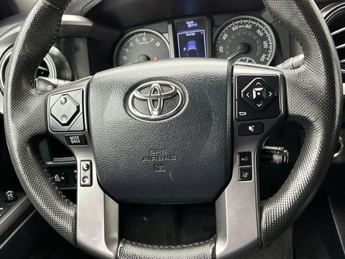 Used 2019 Toyota Tacoma TRD Sport image 12