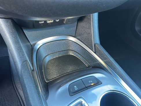 Used 2024 Chevrolet Malibu LT image 37