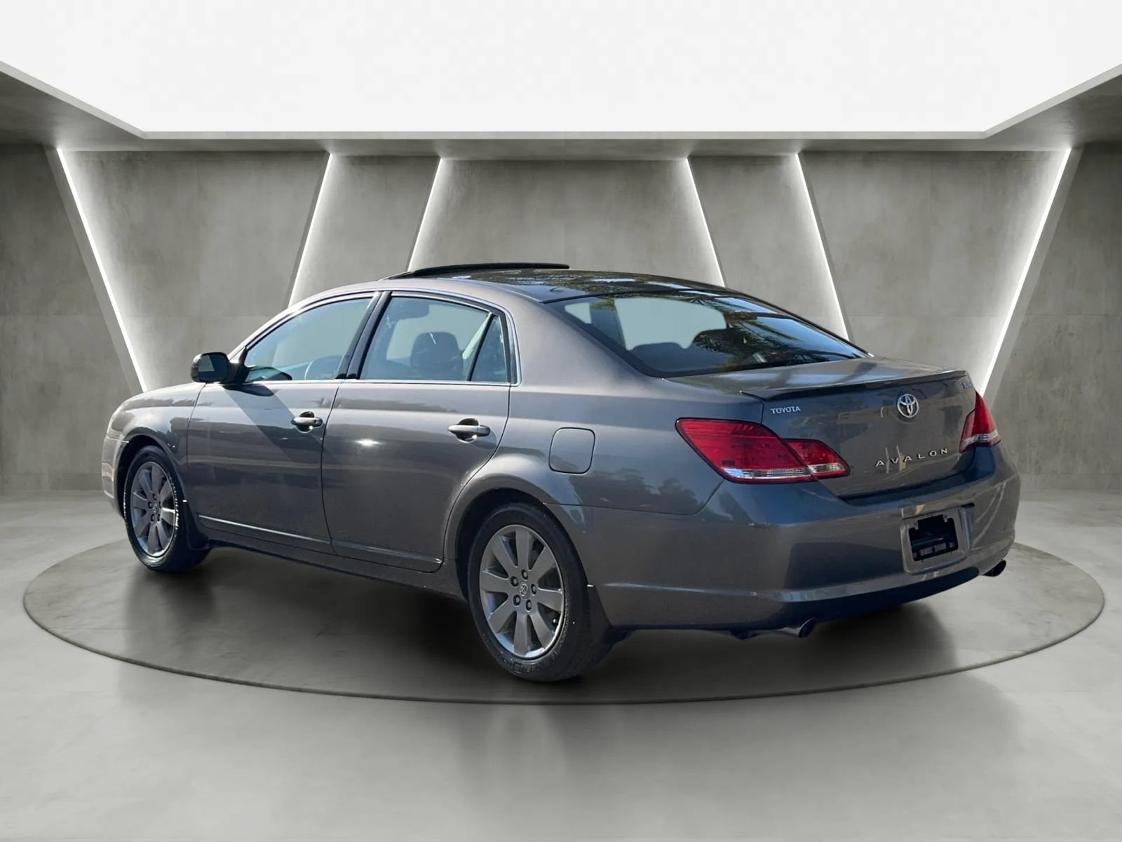 Used 2005 Toyota Avalon Touring FWD image 5
