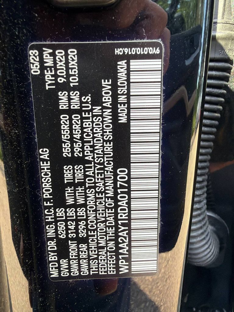 Certified 2024 Porsche Cayenne AWD/4WD image 53