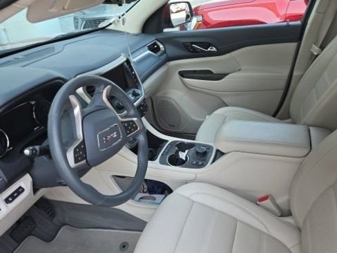 Used 2023 GMC Acadia Denali w/ Denali Ultimate Package AWD/4WD image 10