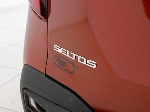 Used 2024 Kia Seltos S FWD image 11