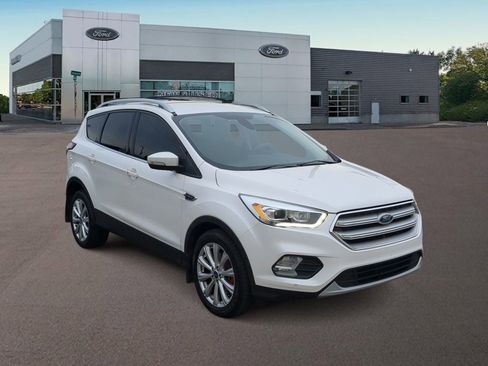 Used 2018 Ford Escape Titanium image 2