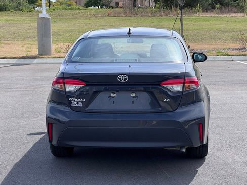 Used 2025 Toyota Corolla LE image 11