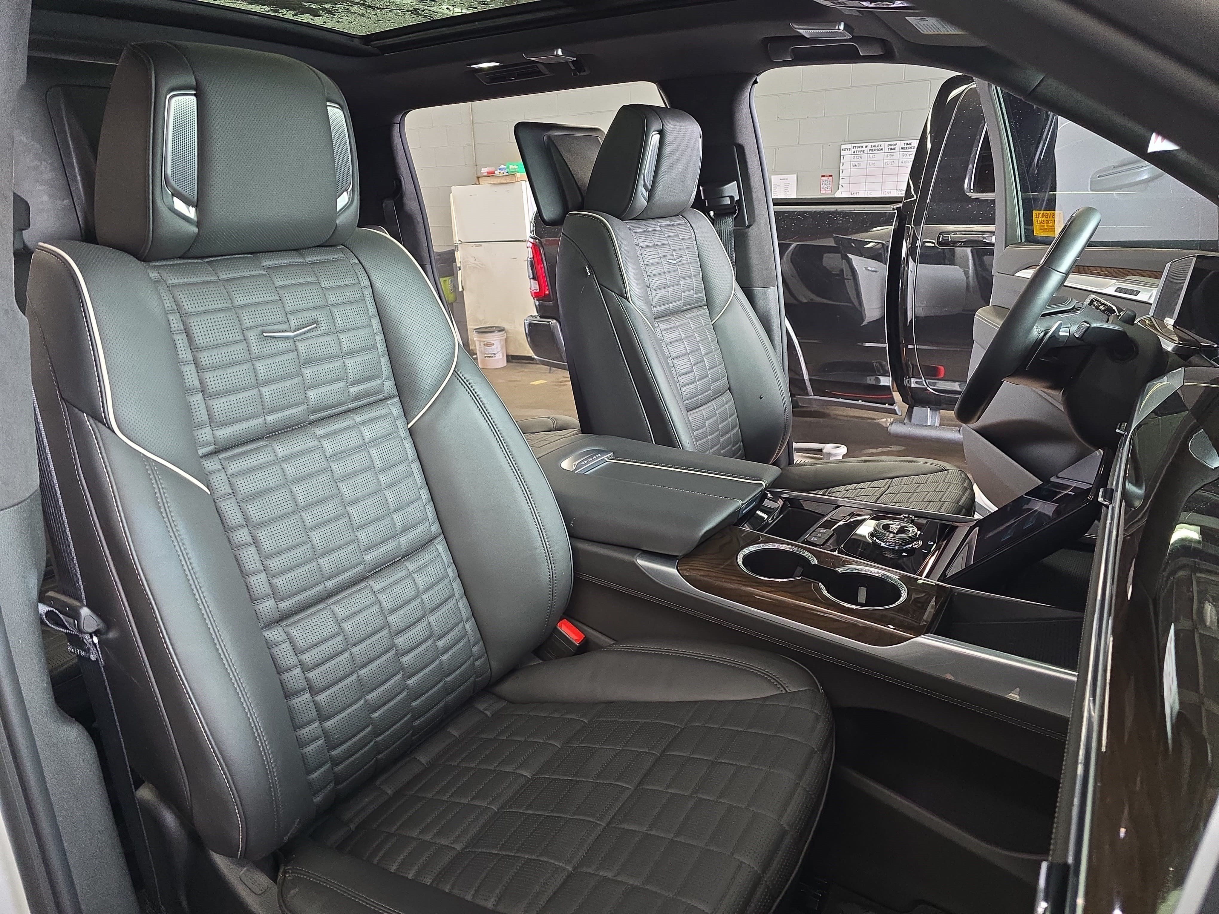 Certified 2025 Cadillac Escalade ESV Sport Platinum AWD/4WD image 10