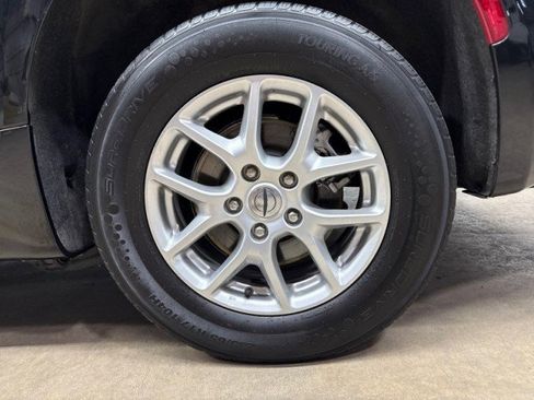 Used 2022 Chrysler Pacifica Touring-L image 41