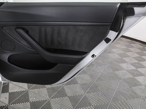 Used 2021 Tesla Model 3 Standard Range Plus image 41