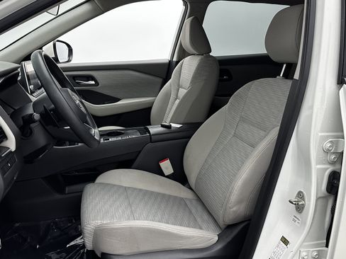 Used 2021 Nissan Rogue SV image 14