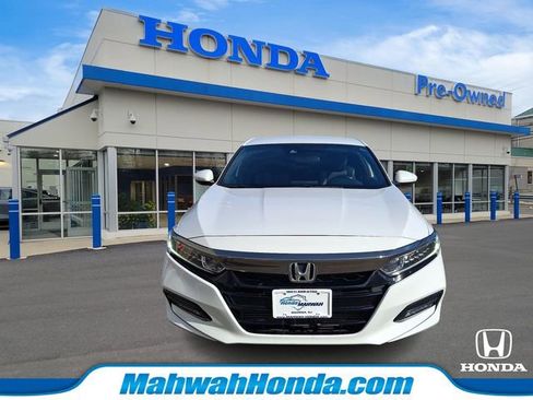 Used 2018 Honda Accord Sport image 2