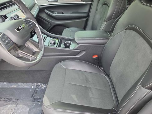 New 2026 Jeep Grand Cherokee Altitude AWD/4WD image 24