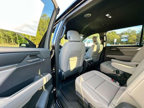 New 2026 GMC Acadia Elevation w/ Elevation Premium Package image 17