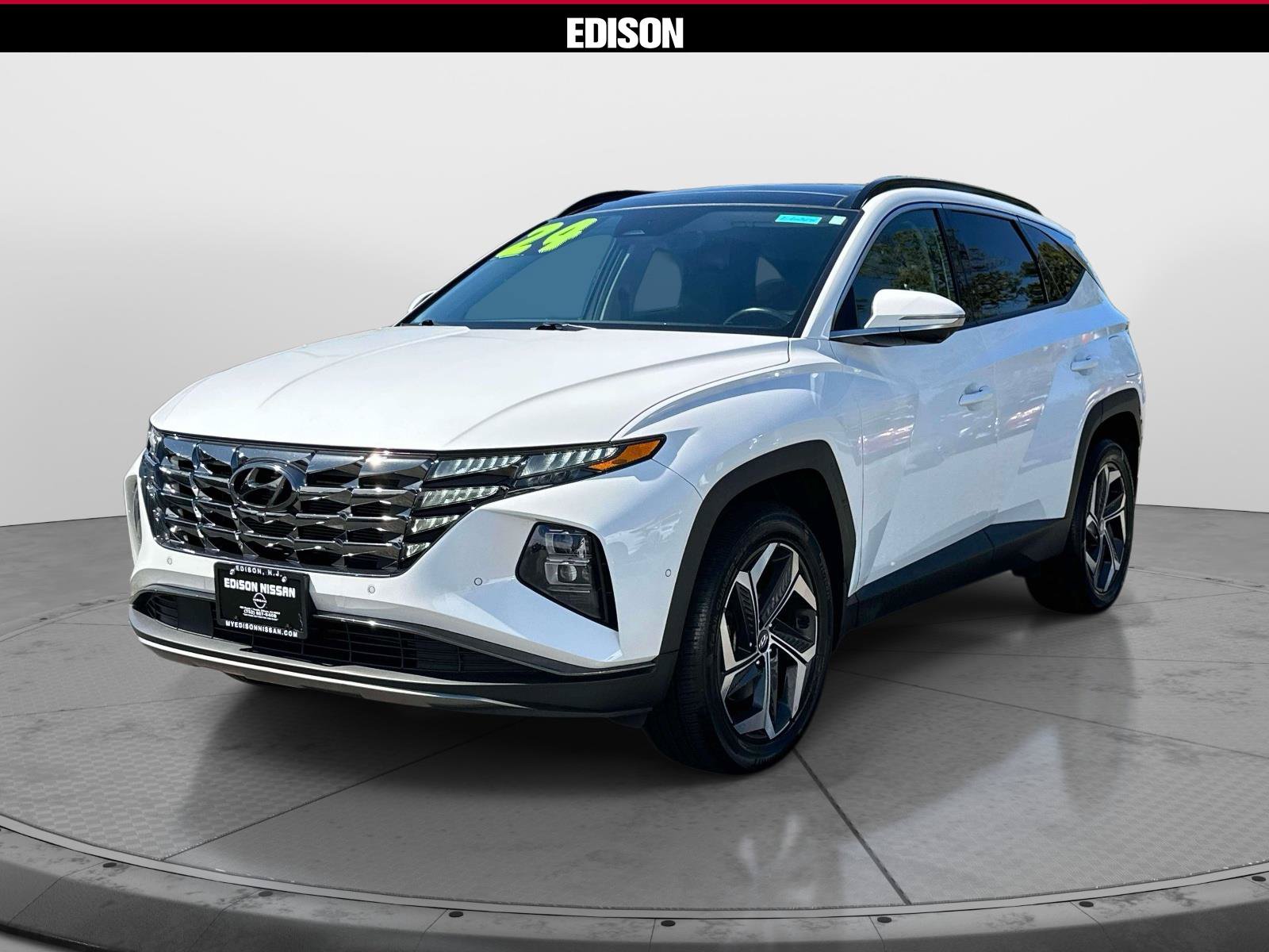 Used 2024 Hyundai Tucson Limited AWD/4WD image 2