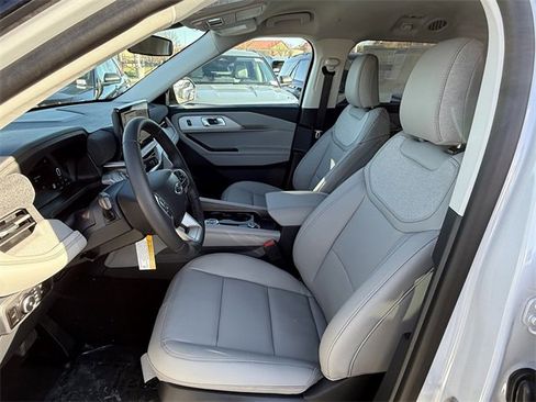 New 2026 Ford Explorer Active w/ Active Comfort Package image 12