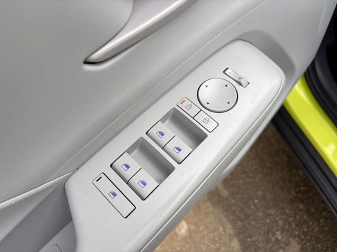 Used 2024 Hyundai Kona SEL image 16