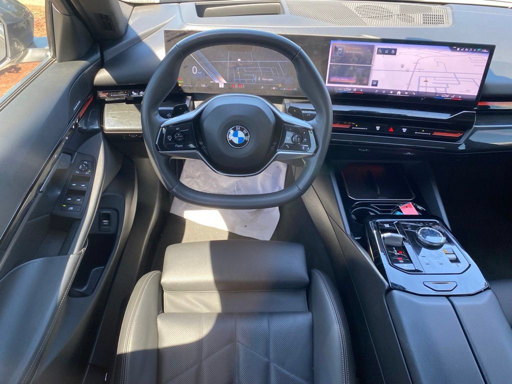 Used 2024 BMW 530i xDrive AWD/4WD image 9