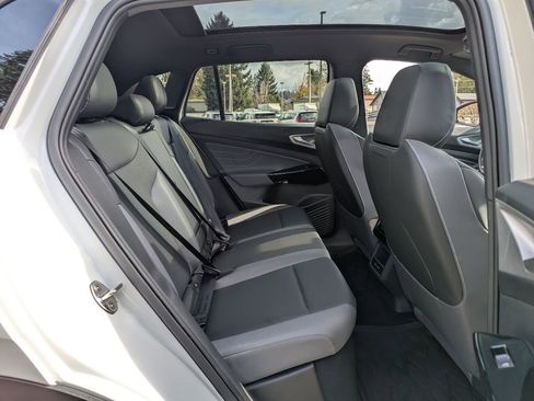 Used 2023 Volkswagen ID.4 Pro S image 32