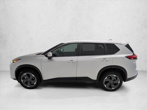 Used 2024 Nissan Rogue SV image 9
