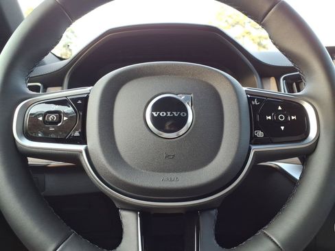New 2026 Volvo XC90 T8 Plus w/ Protection Package Premier AWD/4WD image 23