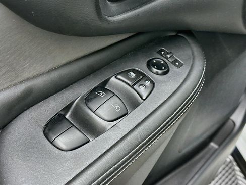 Used 2023 Nissan Murano S AWD/4WD image 15
