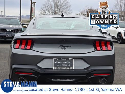 Used 2025 Ford Mustang Premium image 4