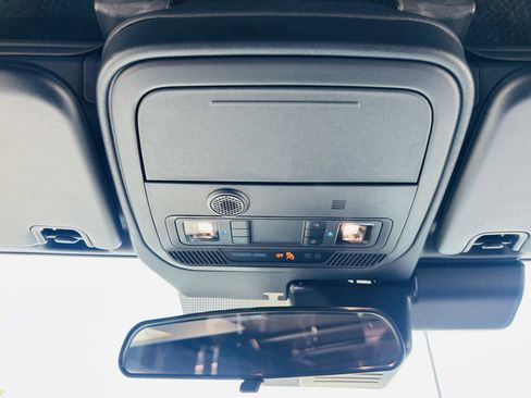 New 2025 Ford Bronco 4-Door image 18