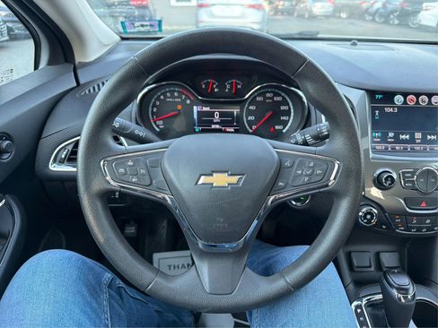 Used 2017 Chevrolet Cruze LT w/ Sun And Sound Package FWD image 21