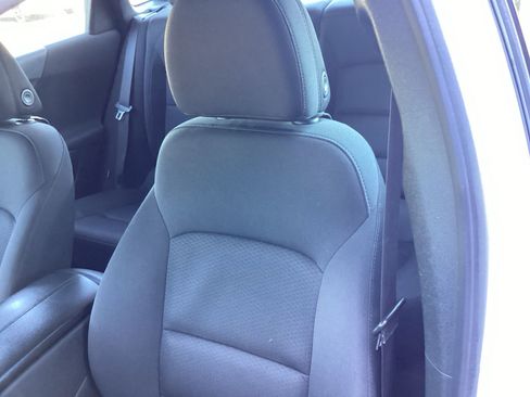 Used 2021 Chevrolet Malibu LT FWD image 11